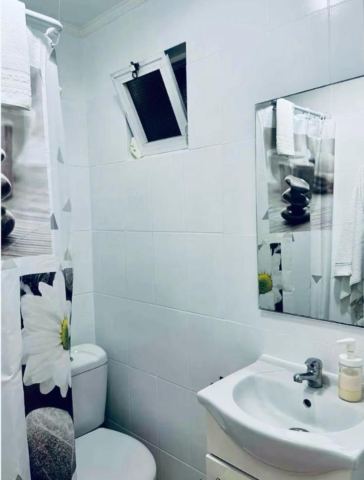 Ideal Flat Near Rossio Apartment *